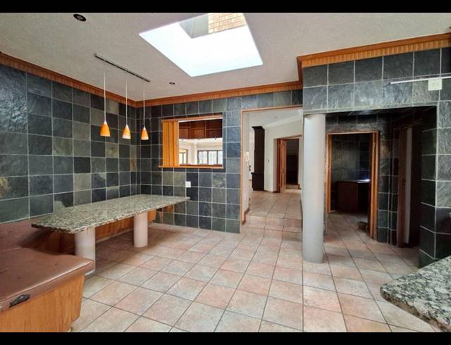 5 BEDROOM HOUSE FOR SALE IN MEYERSDAL